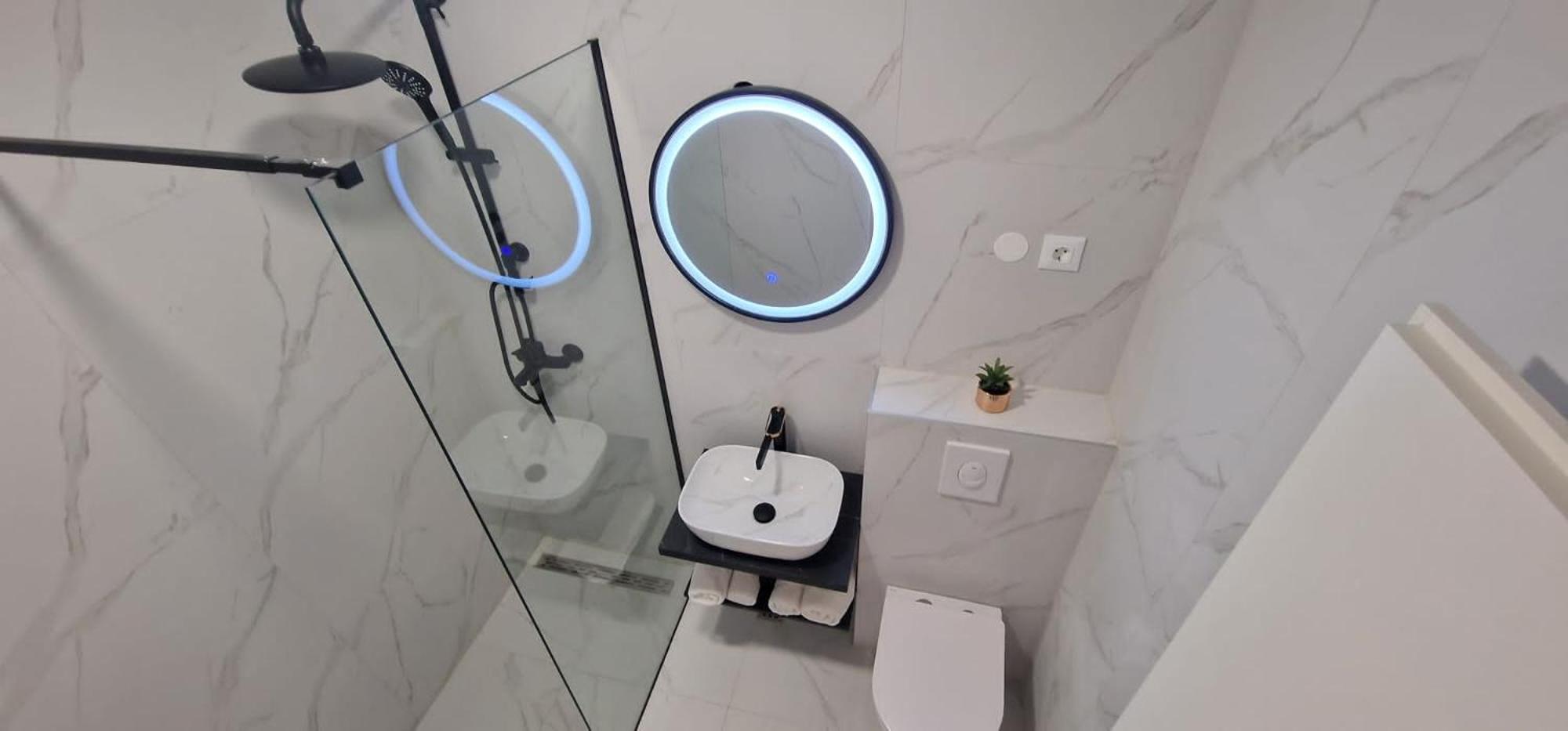 Aurora Beachfront Luxury Rooms&Suites เบรลา ภายนอก รูปภาพ